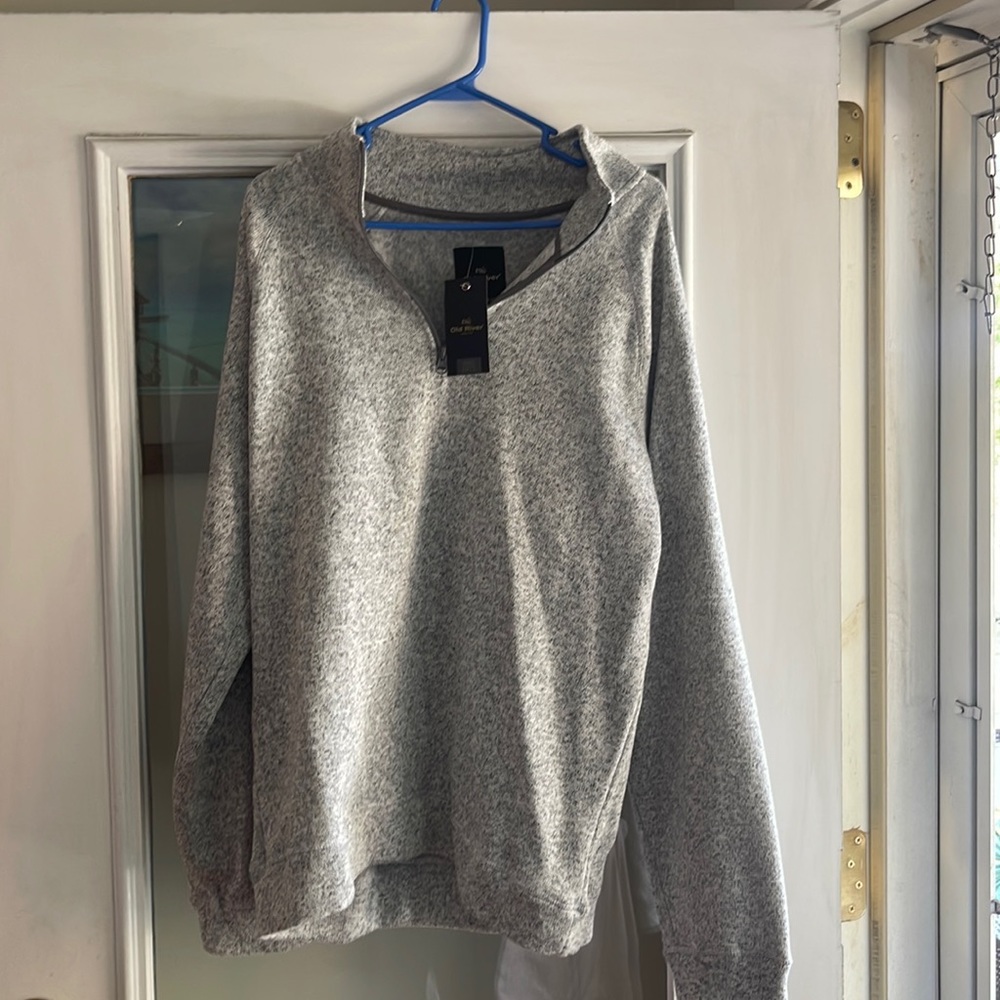 Men’s gray pullover